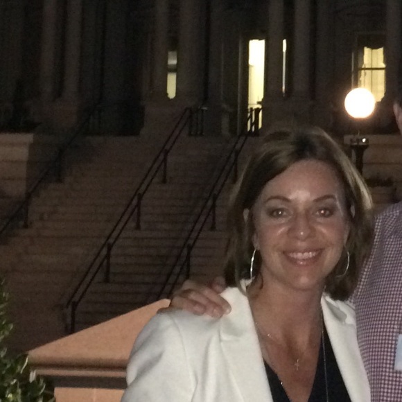 Meet your Posher, Mindy - Picture 1 of 1